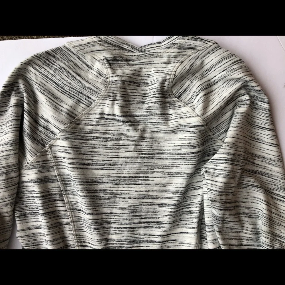 Super rare! Lululemon Runderful Space dye Silver‎